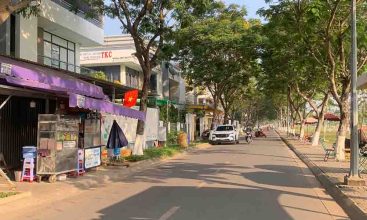 Khu vực bờ hồ Hạc Cầm