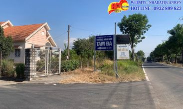 Trường học xung quanh khu nhà Việt Nam