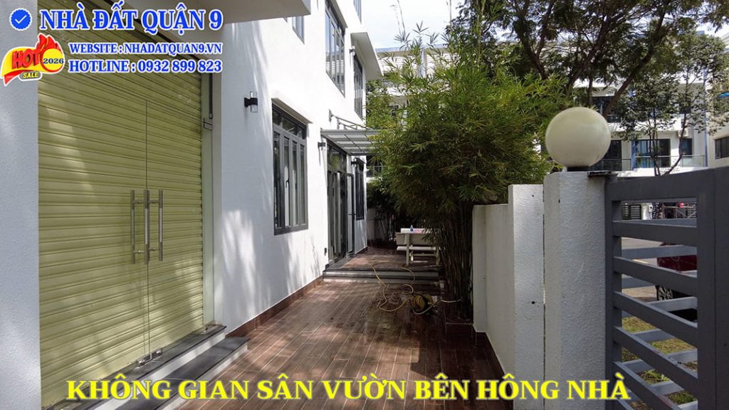 Không gian sân vườn bên hông nhà vườn 24N20 Đông Tăng Long