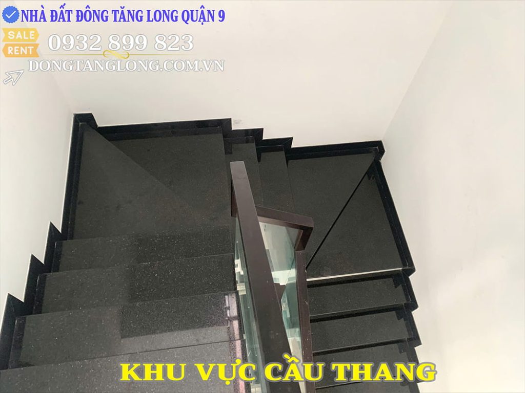 Cầu thang nhà vườn 07N22 Đông Tăng Long